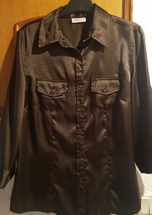 Camiseiro de Senhora em cetim castanho - 10€