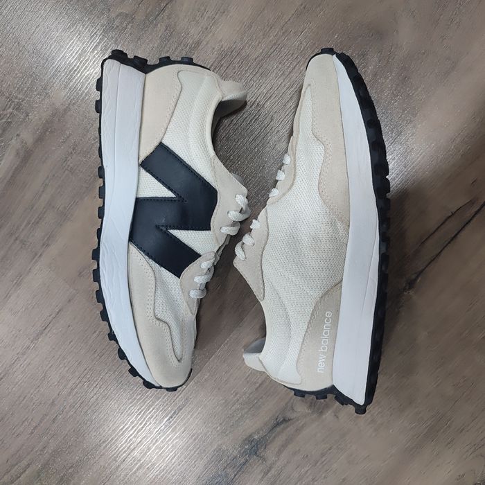 Кросівки New Balance 327 41 розмір