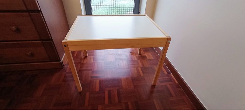 Mesa e cadeiras criança ikea