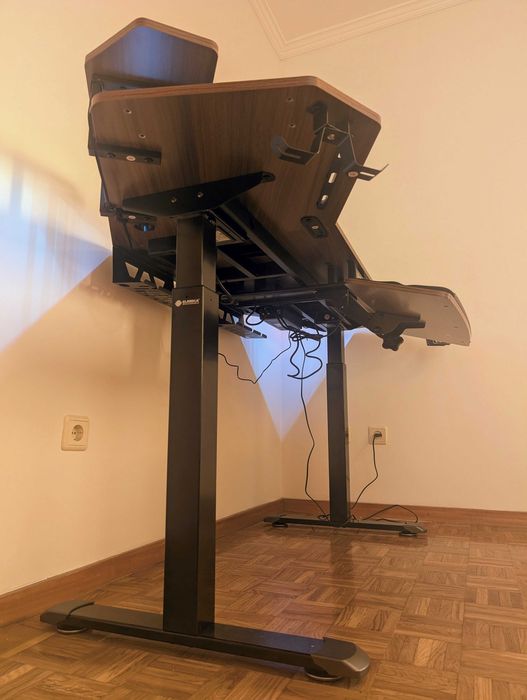 Mesa de Jogos/Secretária Ergonómica EUREKA – Elétrica, LED – 182 cm