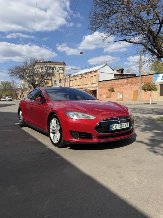 Продам Tesla Model S 90D-повний привід-2016 року