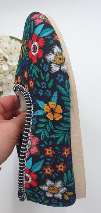 Bambosze 39 kolorowe ciepłe gruba guma w kwiaty