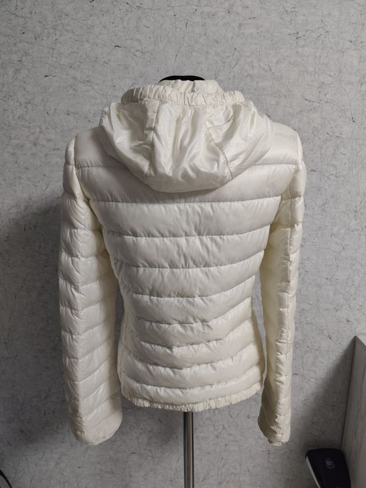Лёгкий пуховик Moncler,оригинал