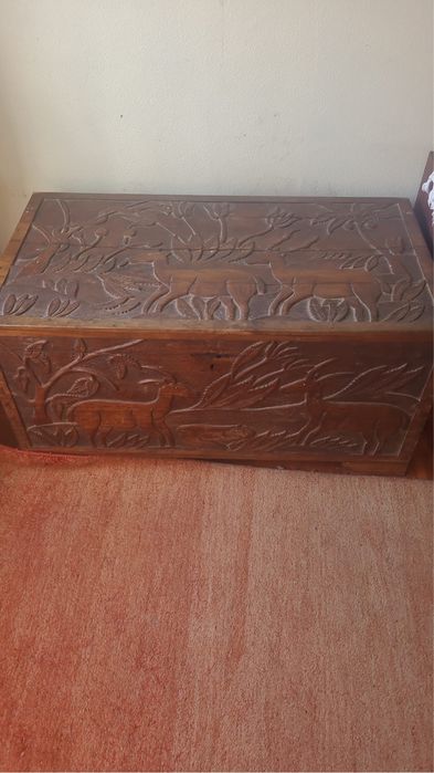 Arca/Bau em madeira trabalhada