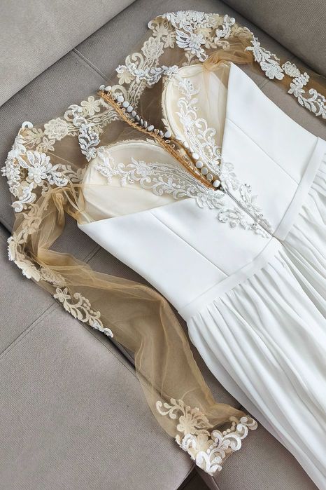 Suknia ślubna r.38 klasyczna ivory/złamana biel koronka