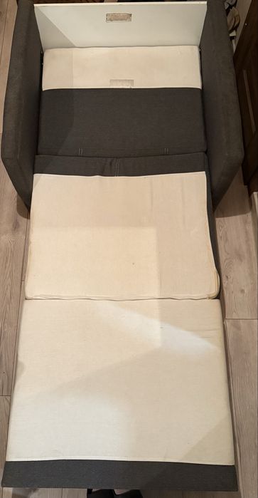 Fotel rozkładany z pojemnikiem na pościel