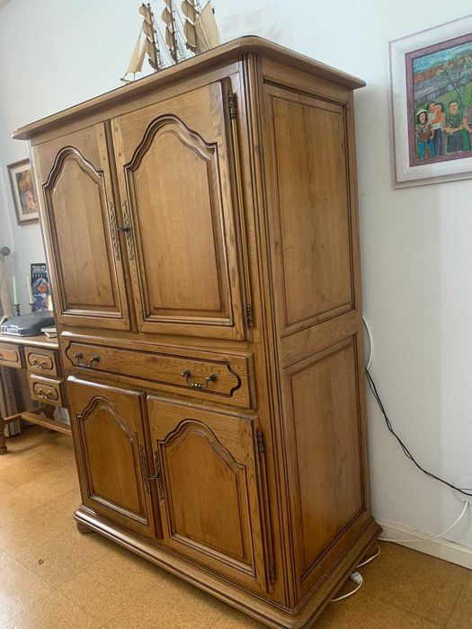 Baixa de preço ate 6a - Movel para televisão (TV) em madeira maciça