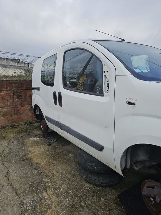 Lateral Esquerda Citroën Nemo