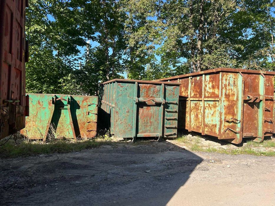 Kontenery do złomu gruzu odpadów, do hakowca