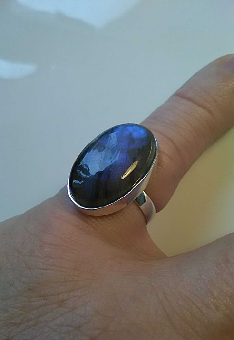 Pierścionek srebrny z labradorytem
