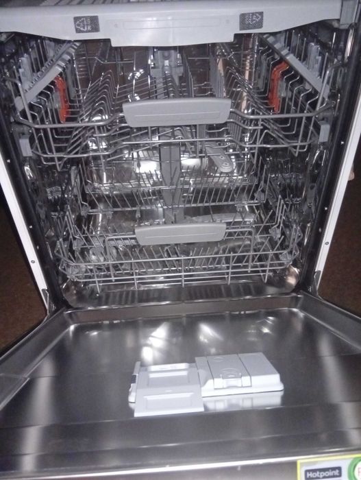 Máquina lavar loiça hotpoint