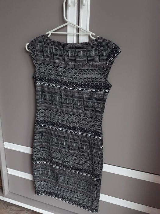 Sukienka mini dopasowana obcisła Reserved rozmiar XS/S azteckie wzory