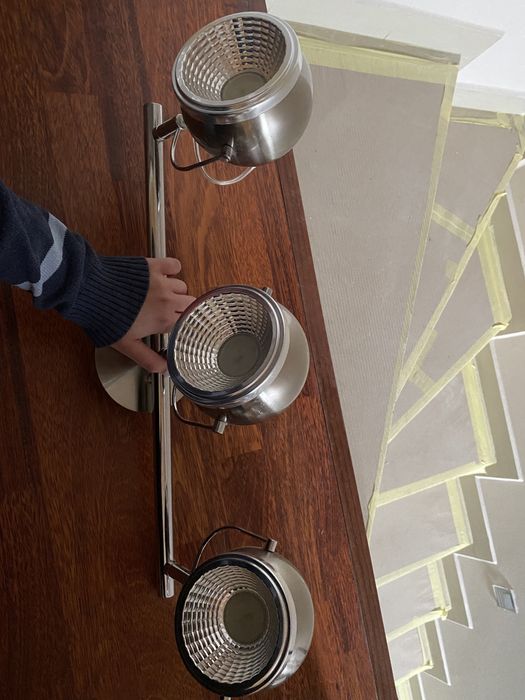 karnisz biurowy nad biurko