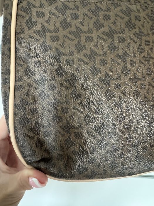 Torebka DKNY listonoszka