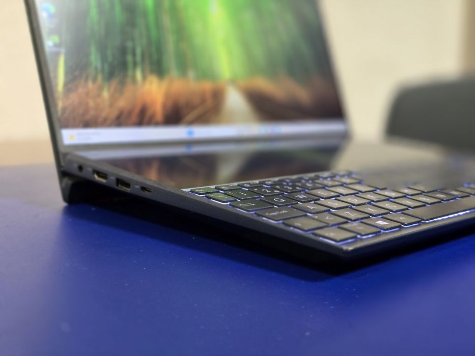 Asus ZenBook Duo i7, ASUS UX481F