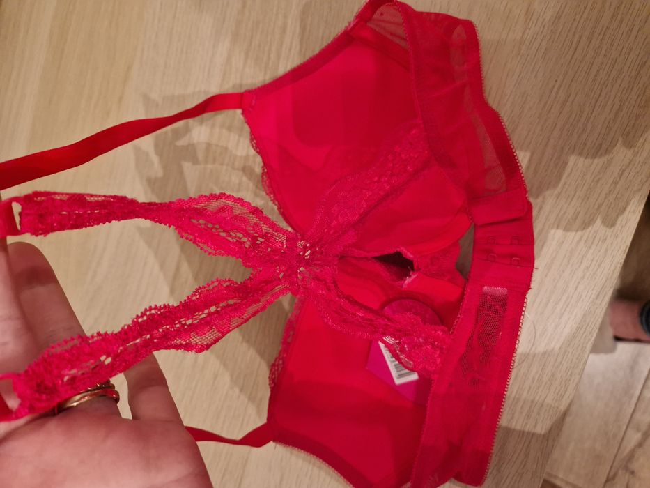 Biustonosz esmara 80B malinowy