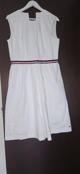 Белое платье Tommy Hilfeger