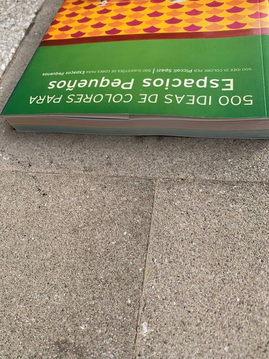 Livro 500 Ideias de Cores Para Espaços Pequenos ES, PT, IT