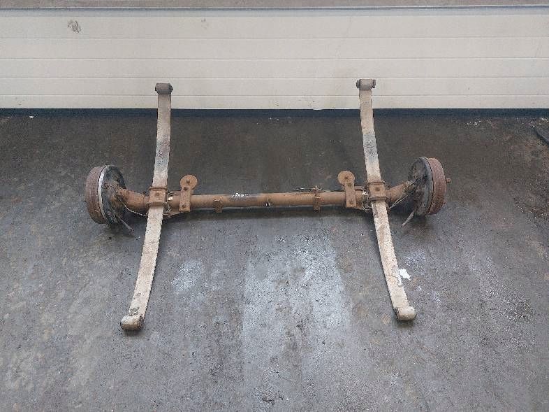 RESOR PIÓROWY TYŁ KOMPLET RENAULT TRAFIC I