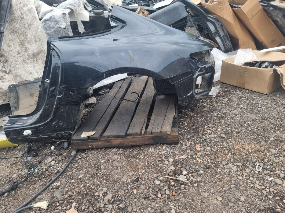 Mercedes AMG GT задняя левая четверть купе