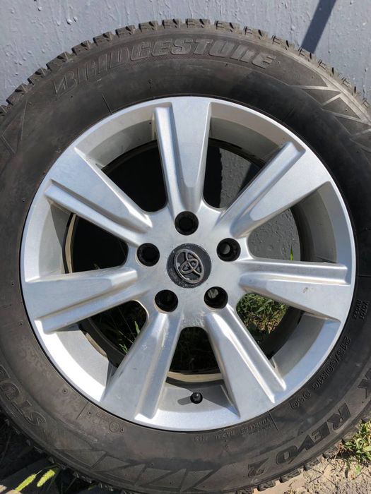 777 R16 5/114,3 диски с зимними шинами 205 55 16