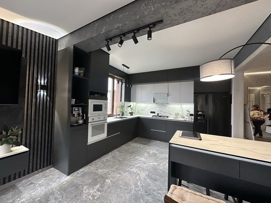 Продам дом Безлюдовка.С ремонтом.