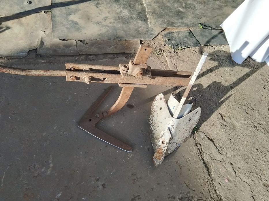 Ручна полілка окучник нарізач рядків для огорода