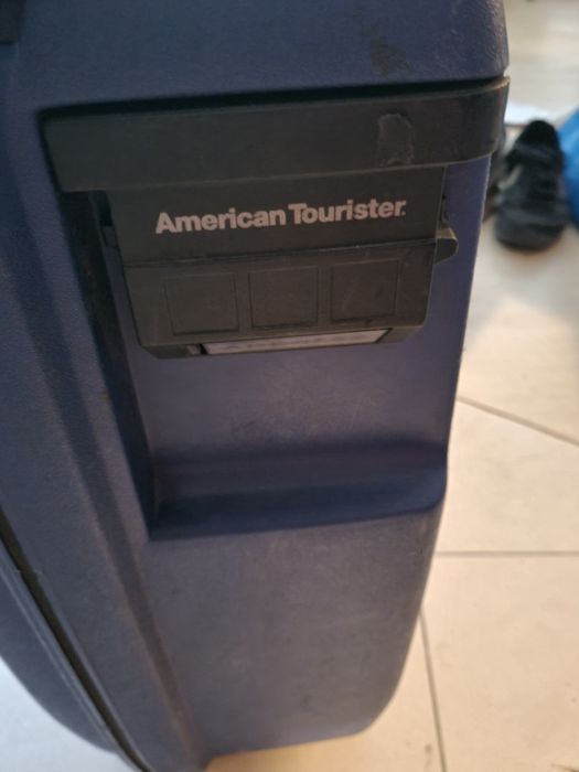 American tourister a la samsonite oyster
