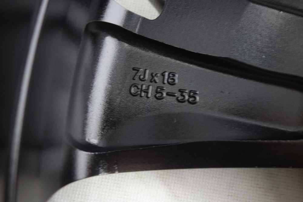 NOWE Aluflegi 18" 5x114,3 Dacia Duster Czarne 819