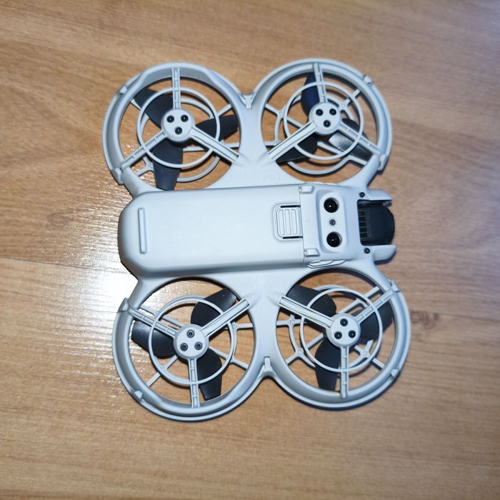 Vende se Drone DJI NEo