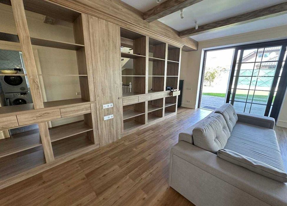 два дома по цене одного!!! Совиньон, бассейн