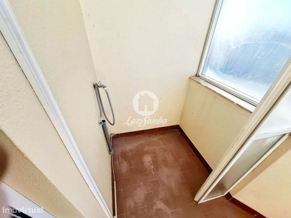Apartamento T1 com terraço de 50m2 a 500m da praia da Amorosa, Vian...