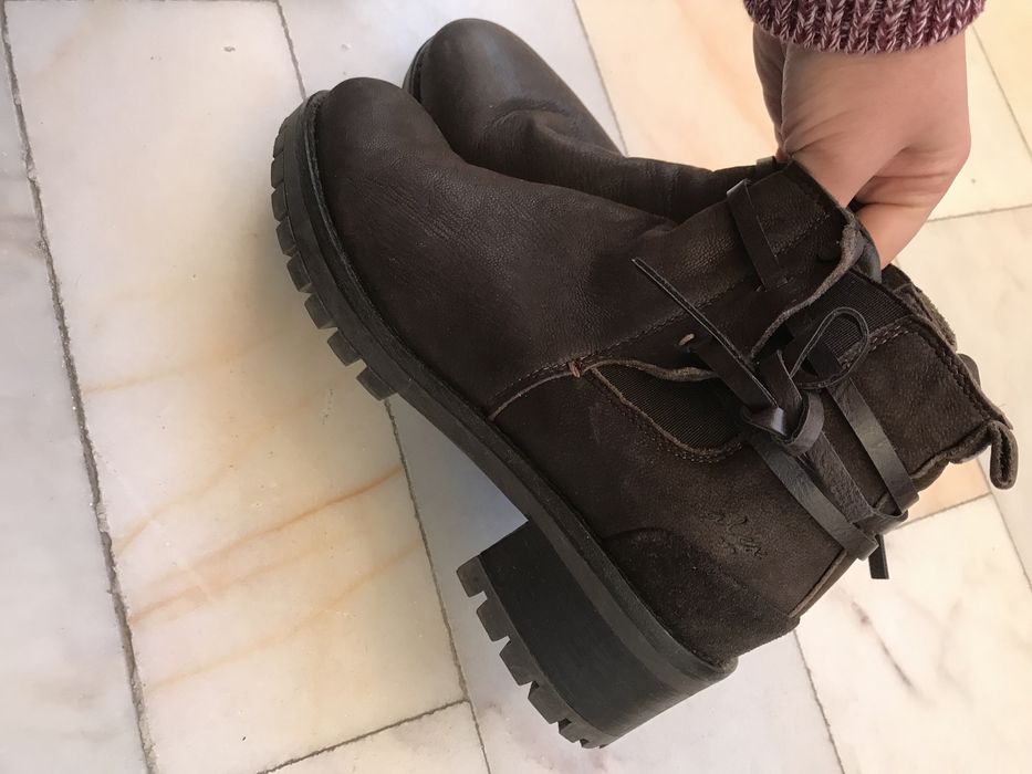 Botas em pele nobuck