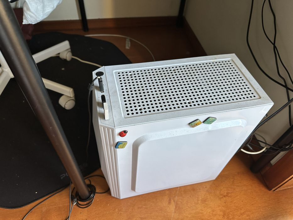 Vendo PC com monitor