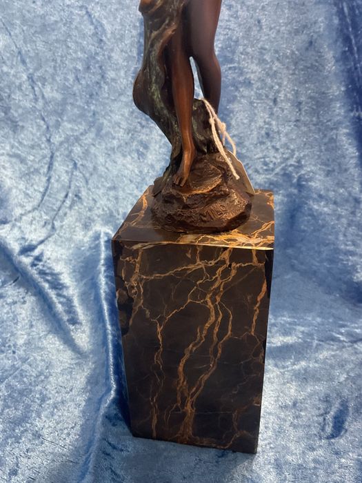 Escultura bronze altura 36 cm. Anúncios abaixo