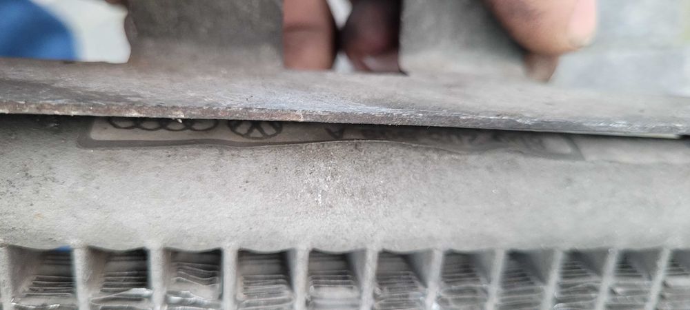 AUDI/VW-Radiador água original motor 1.9TDI AJM PD115CV 8D020,3503A