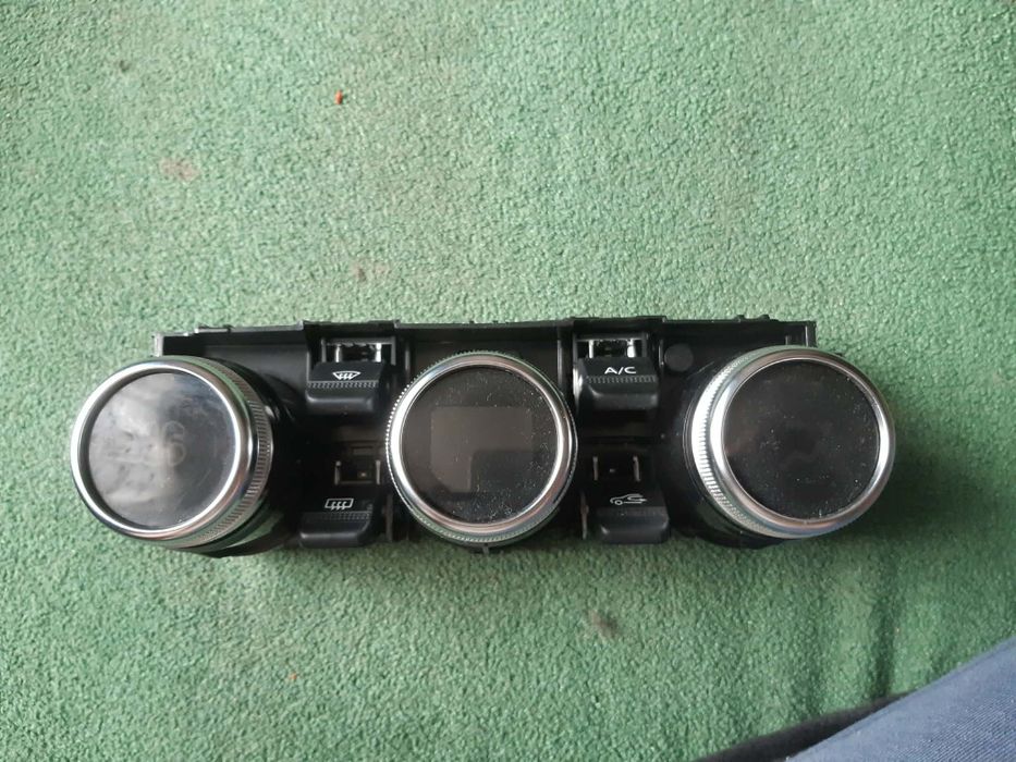 Wyświetlacz multimedialny oraz Panel klimatyzacji renault clio V/Renault captur II