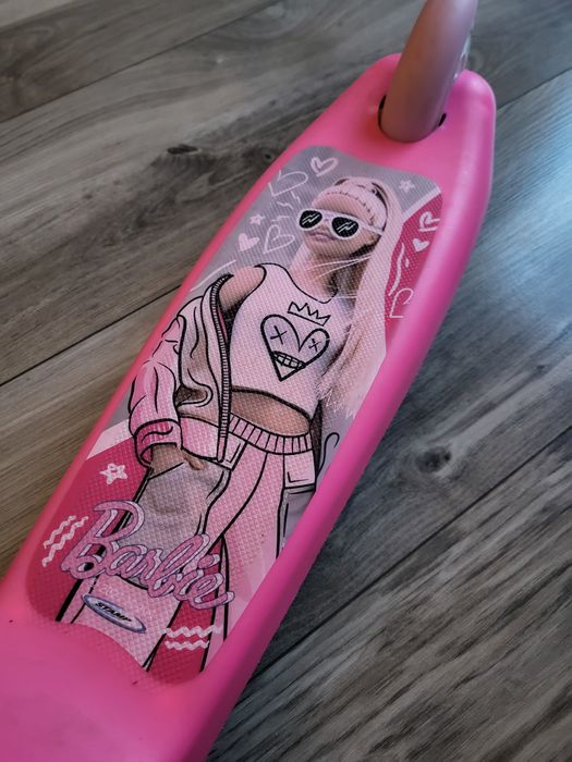 Hulajnoga balansowa trójkołowa barbie różowa