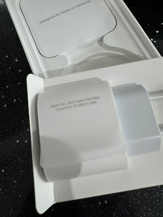 Быстрая 20W ОРИГИНАЛЬНАЯ зарядка США кабель и блок на айфон