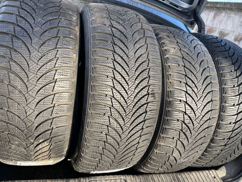 Продам резину у відмінному стані  195/50/15