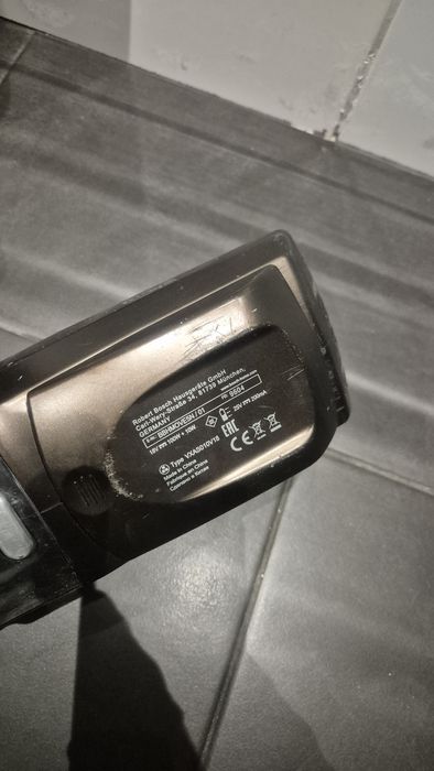 BOSCH odkurzacz pionowy 2w1 bezprzewodowy Move  18v