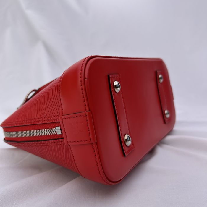 Louis Vuitton alma bb epi original com alça