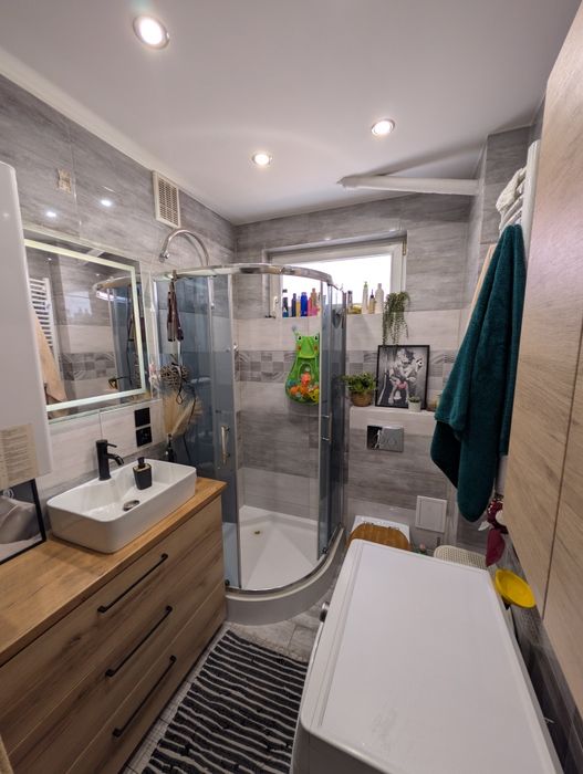1 piętro, słoneczne, ekonomiczne mieszkanie z dużym balkonem w centrum - 49,70 m2
