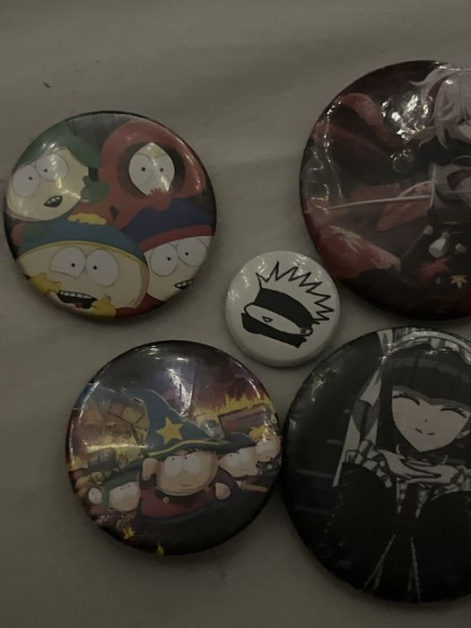 Значки із різними фандомами ‼️ОПИС ІЗ ЦІНАМИ‼️