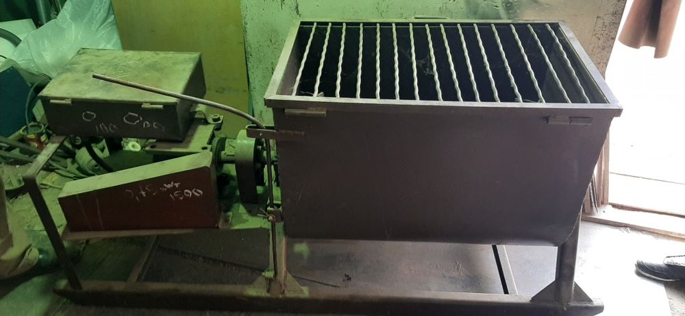 Бетоно мешалка шнековая