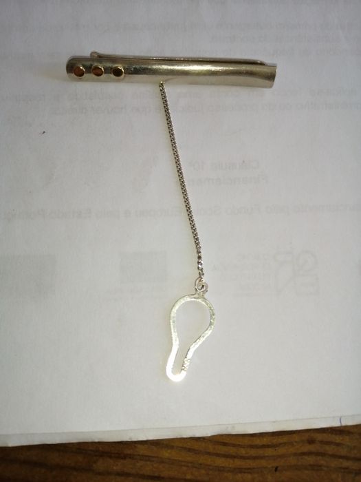Pregadeeira para gravata em prata