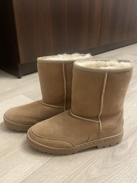 UGG - Черевики Classic Short II
