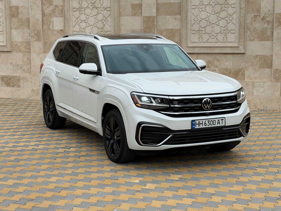 Продам кроссовер, внедорожник Volkswagen Atlas 2022 SEL Premium R-Line 3.6 AWD Touareg Tiguan SUV 4х4 7 мест