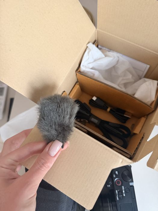 Продам Sony ZV-E10