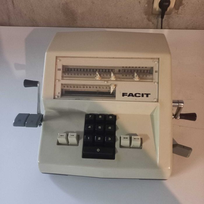 Máquina Calculadora FACIT 1004